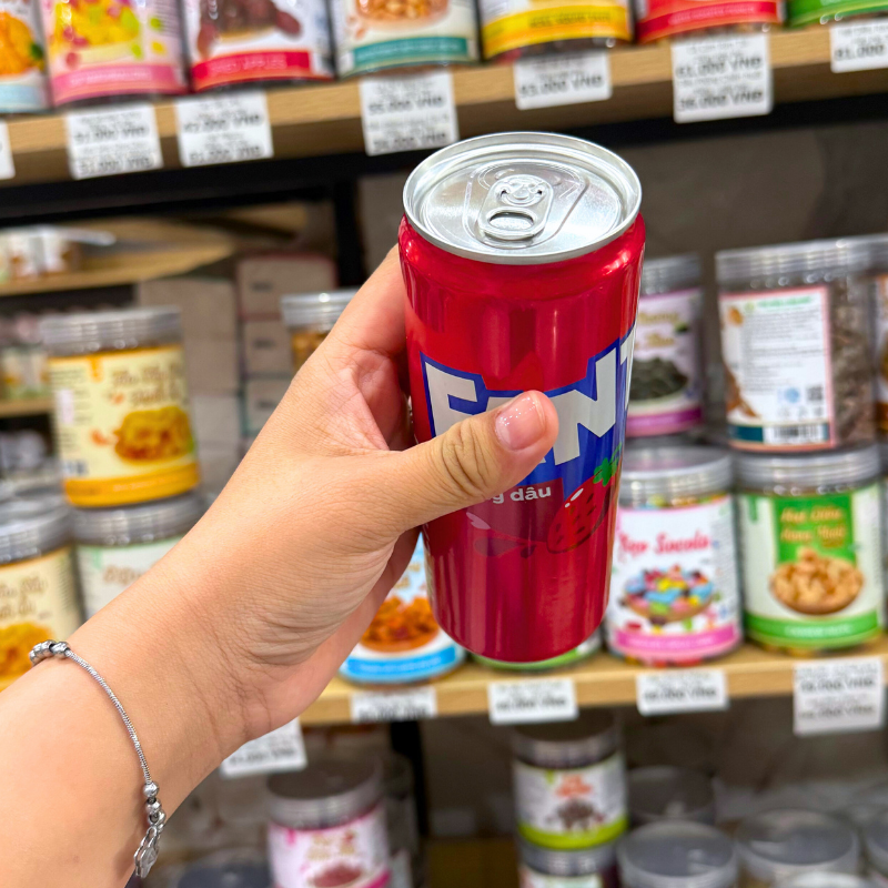 3 Lon Nước Ngọt Fanta Hương Dâu 320ml