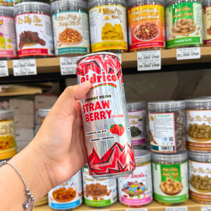 Thiết kế lon tiếng Anh của hương strawberry