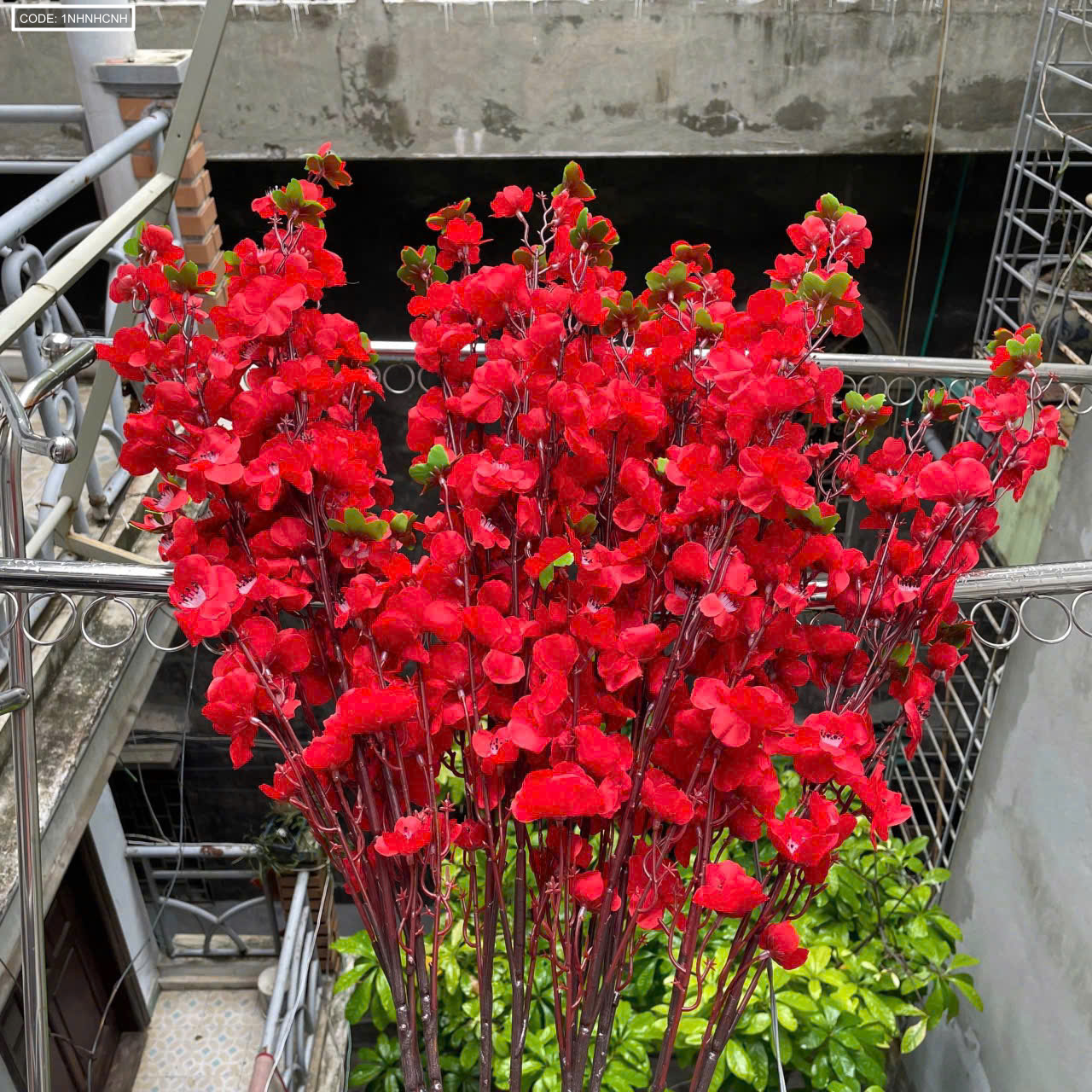 Cành Hoa Mai hoặc Cành Đào Tết Trang Trí