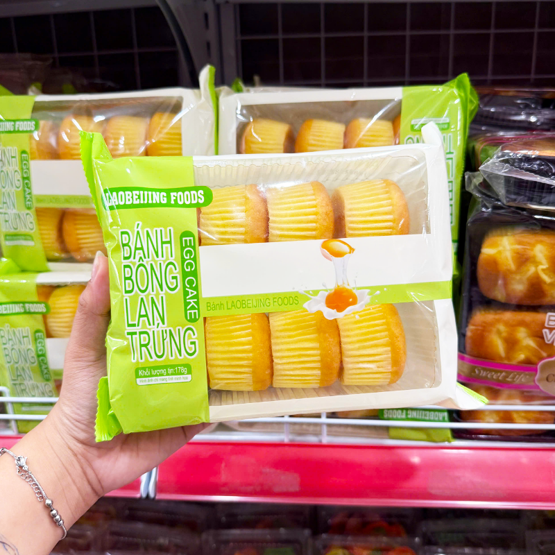 Bao bì khay bánh với 6 chiếc mini nhìn rõ từ mặt trước