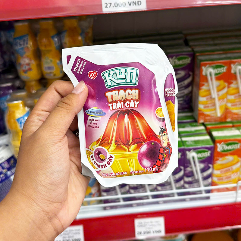 Mặt trước túi thạch trái cây KUN vị chanh dây dung tích 110ml