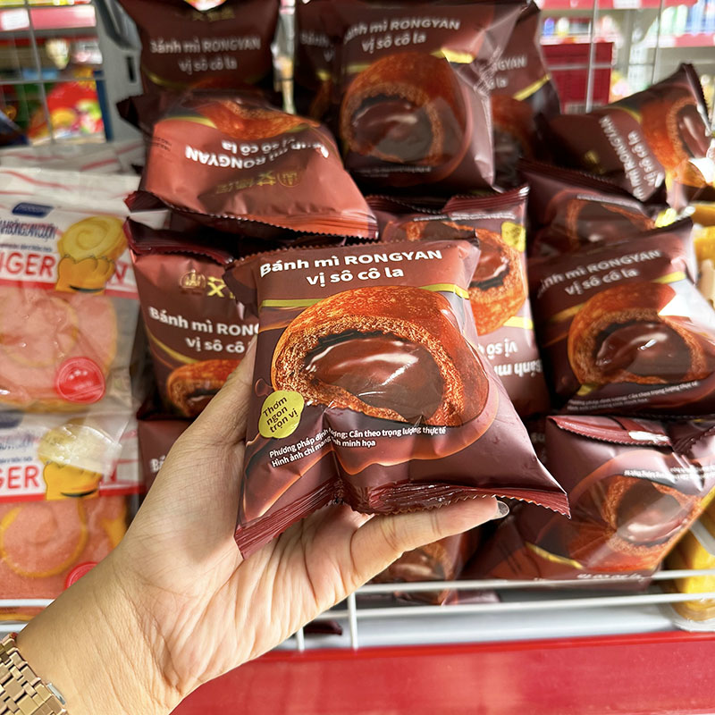 Cận cảnh gói bánh nhỏ gọn, tiện mang theo