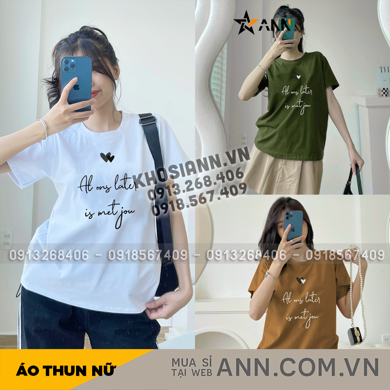 Ảnh mặc thực tế với form áo suông rộng và hoạ tiết trước ngực