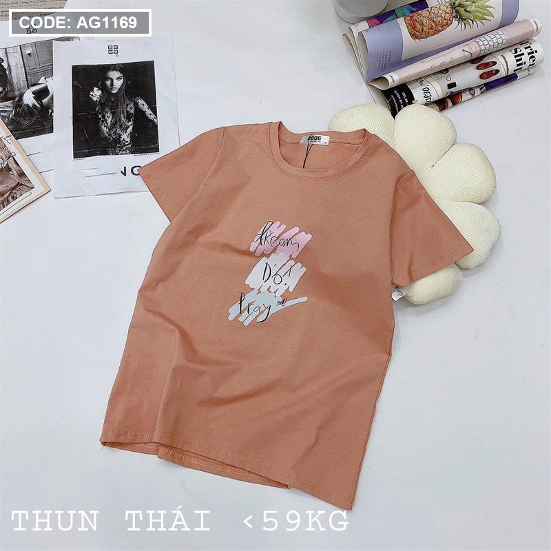 Mẫu áo màu hồng nude với hình in chữ vẽ ở thân trước