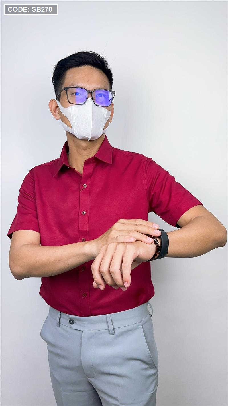 Cách mặc áo cùng quần tây sáng màu cho phong cách công sở