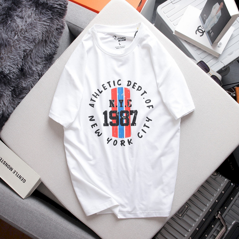 Mặt trước áo với họa tiết chữ NYC 1987 nổi bật.