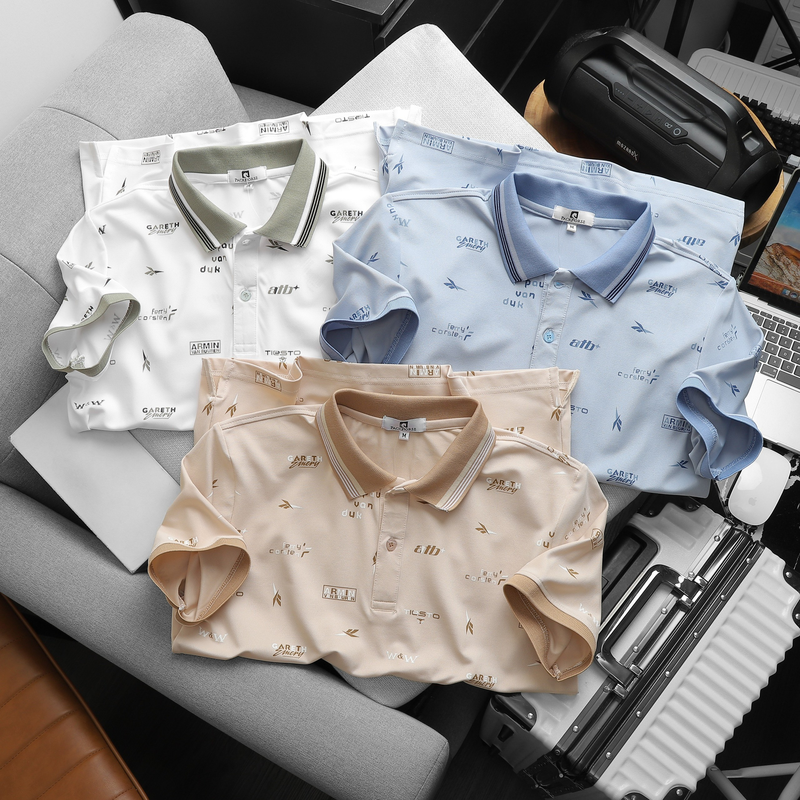 Các phiên bản màu sáng của mẫu polo này