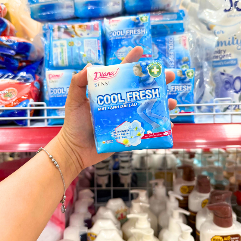 Mặt trước gói sản phẩm với thiết kế Cool Fresh màu xanh