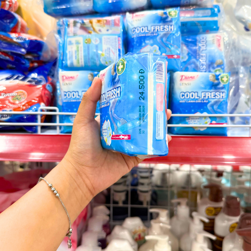 Băng Vệ Sinh Diana Sensi Cool Fresh Siêu Mỏng Cánh 23cm (8 Miếng)