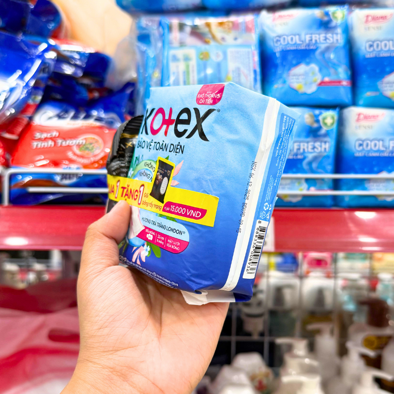 Băng Vệ Sinh Kotex Bảo Vệ Toàn Diện Siêu Mỏng Không Cánh 23cm 8 Miếng Tặng 1 Gói Bông Tẩy Trang