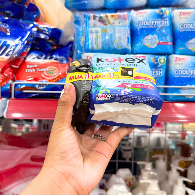 Băng Vệ Sinh Kotex Bảo Vệ Toàn Diện Siêu Mỏng Không Cánh 23cm 8 Miếng Tặng 1 Gói Bông Tẩy Trang