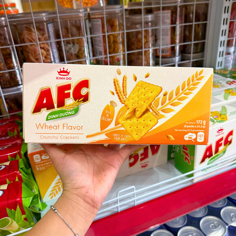 Mặt trước hộp bánh với thông tin vị lúa mì và quy cách 172g