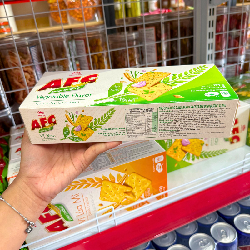 Cạnh hộp thể hiện tên vị rau và bảng thông tin dinh dưỡng