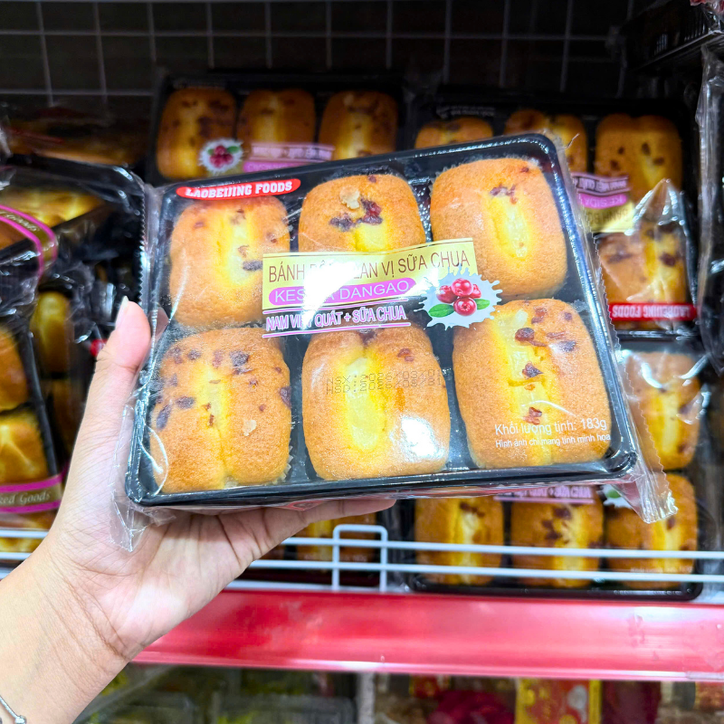 Bánh Bông Lan Laobeijing Foods Vị Nam Việt Quất Sữa Chua Khay 6 Cái 183g