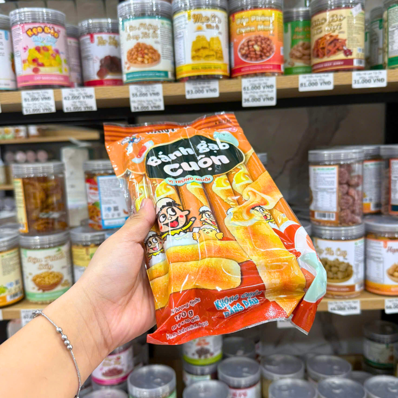 Bánh Gạo Cuộn Vị Trứng Muối Want Want 170g (17g x 10 Gói)