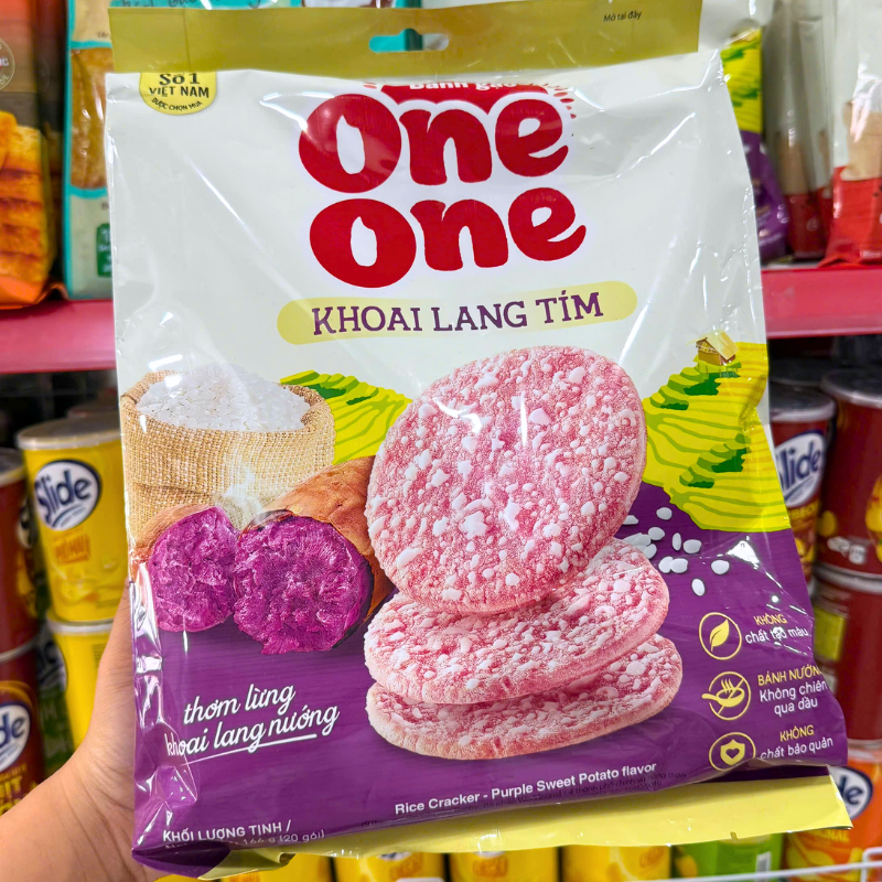 Mặt trước bao bì với hình ảnh bánh gạo vị khoai lang tím