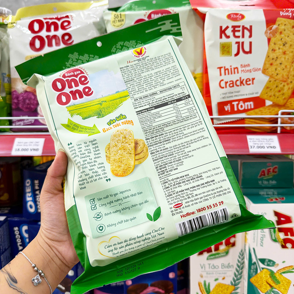 Mặt sau bao bì với bảng thành phần và thông tin dinh dưỡng