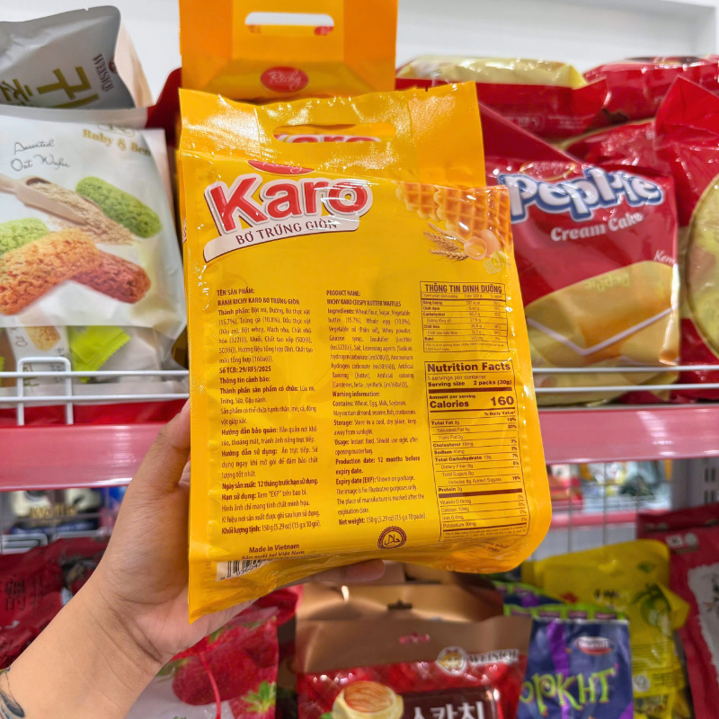 Mặt sau bao bì hiển thị thành phần, lưu ý dị ứng và cách bảo quản