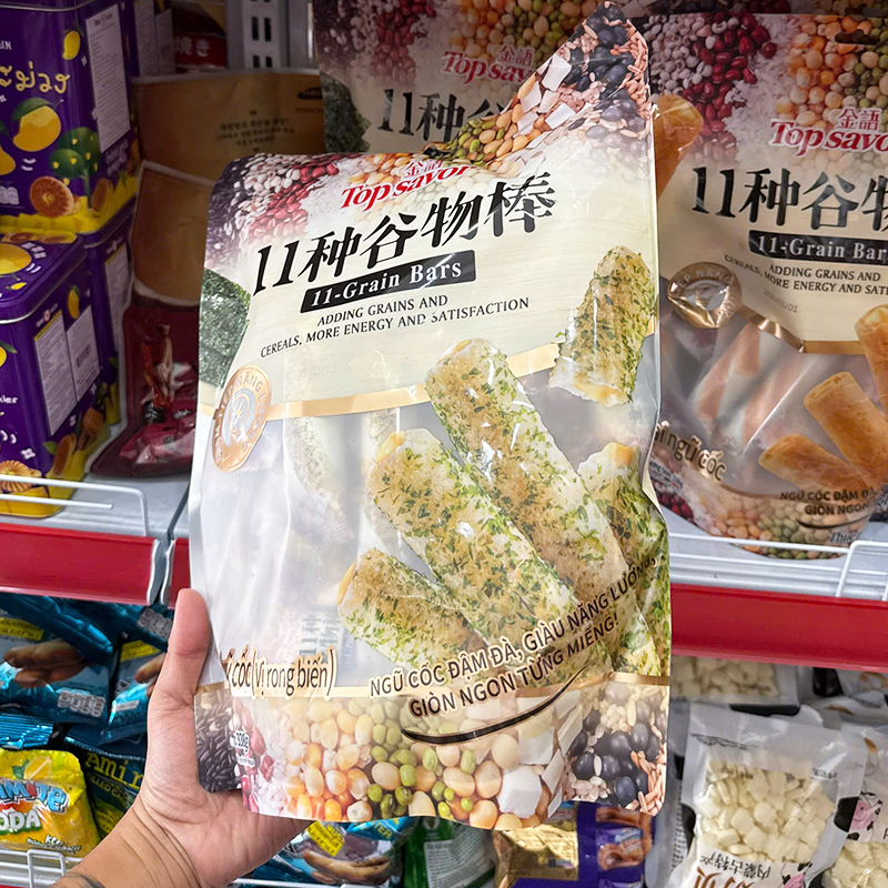 Bao bì nghiêng cho thấy rõ hình dáng thanh bánh và lớp rong biển
