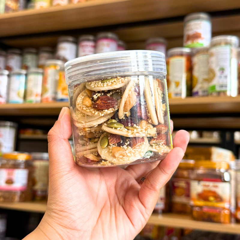 Bánh Đồng Tiền Ngũ Vị Hạt 200g Hộp Pet