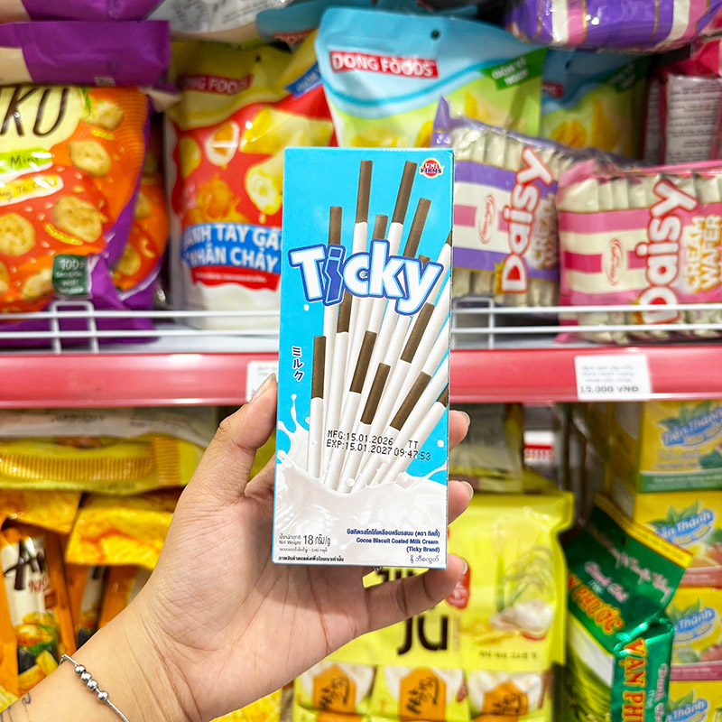 Mặt trước hộp với thiết kế màu xanh dương đặc trưng