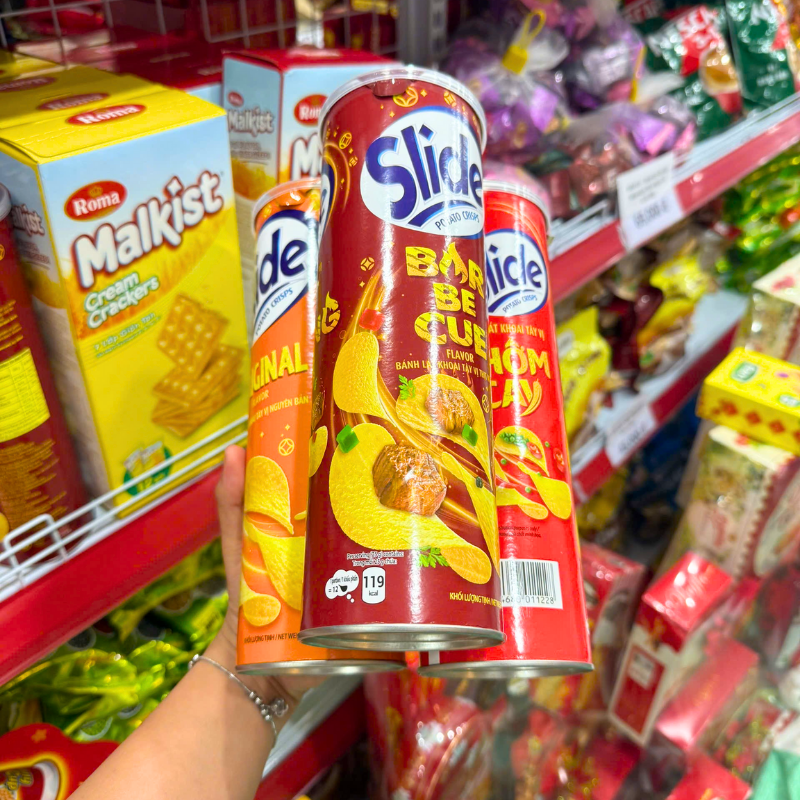 Bánh Snack Khoai Tây Lát Slide Thơm Cay Màu Đỏ 145Gr