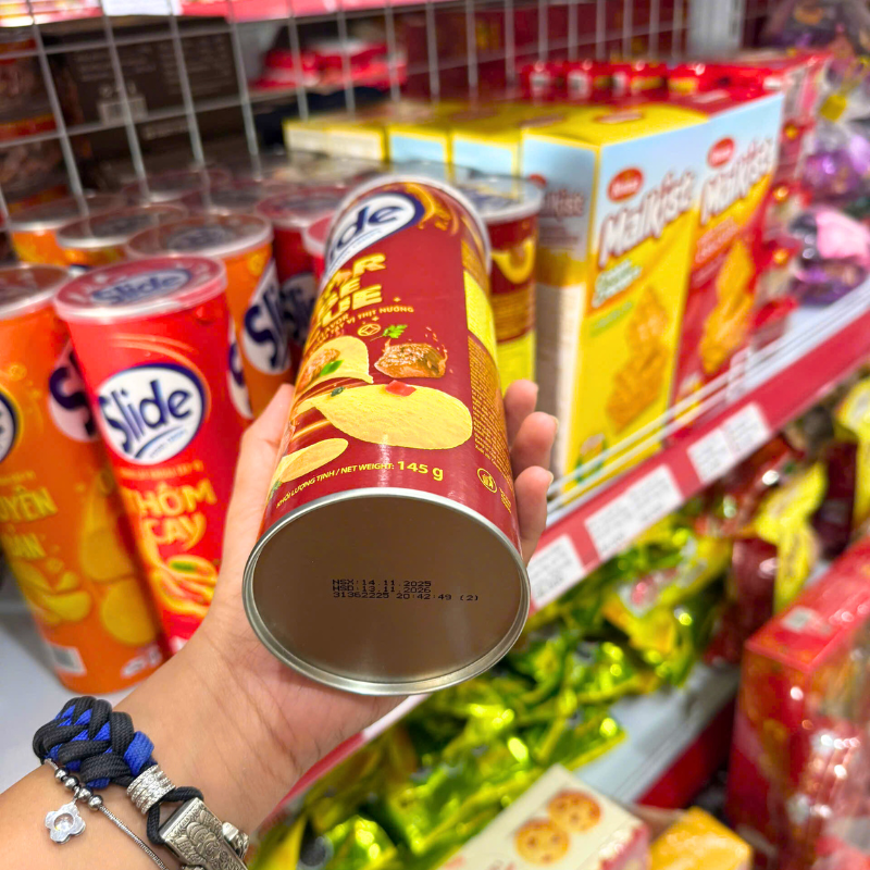 Đáy lon và thông tin in trên phần đáy