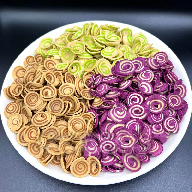 Bánh tai heo nhí mix nhiều màu sắc và tạo hình xoắn tròn nhỏ
