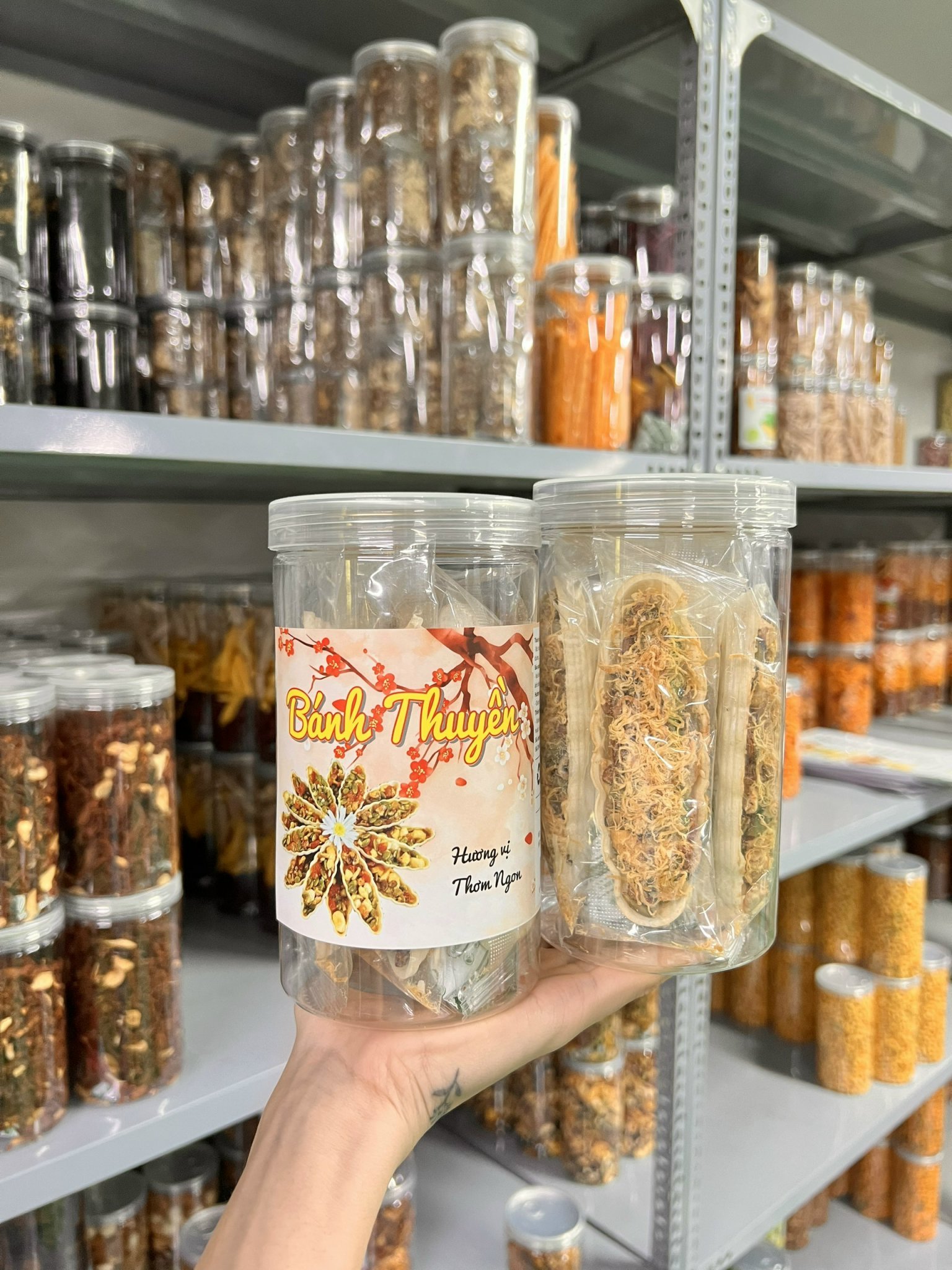 Sản phẩm đóng hộp nhựa nắp vặn, tiện cất giữ và dùng dần