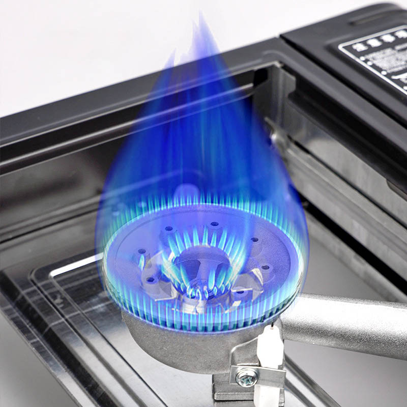 Cận cảnh đầu đốt và ngọn lửa khi hoạt động