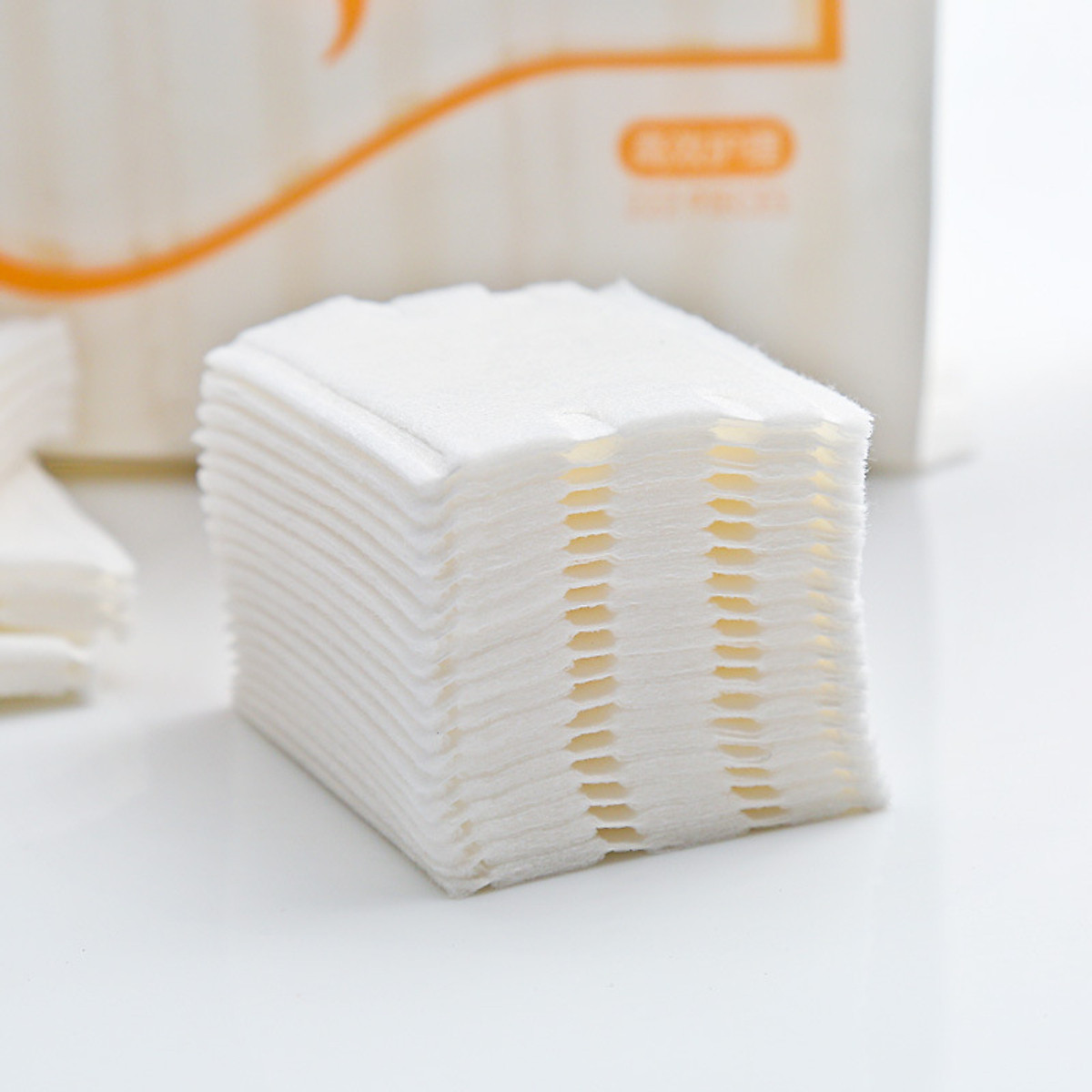 Bông tẩy trang FM Cotton Pads 3 lớp 222 miếng