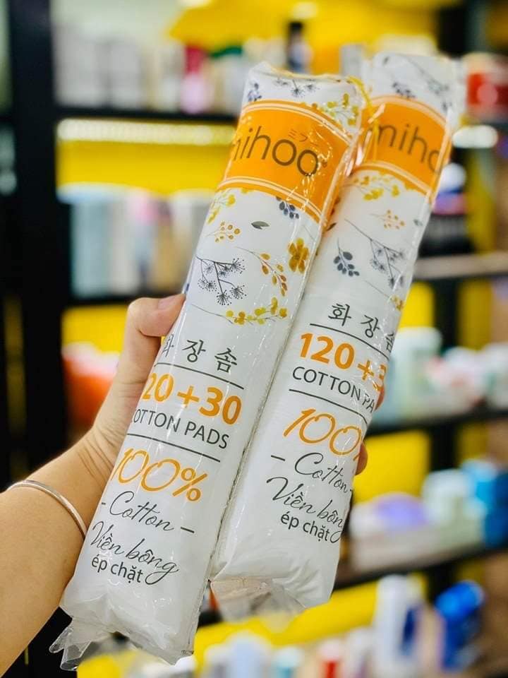 Sản phẩm cầm tay, phù hợp dùng hằng ngày cho bước làm sạch và thoa toner