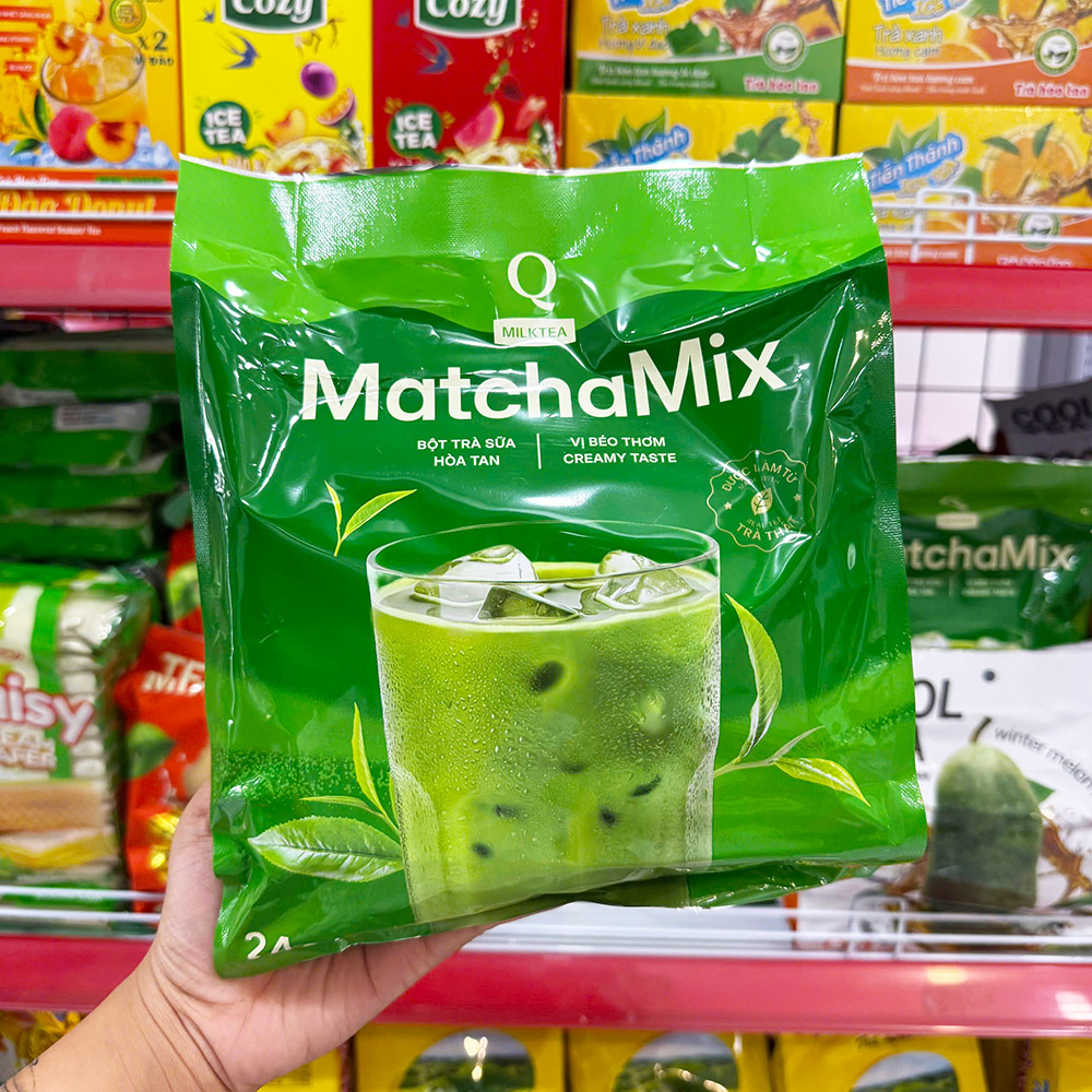 Mặt trước bao bì với tên MatchaMix và hình ly matcha đá