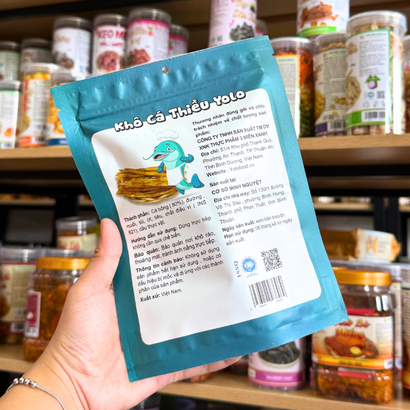 Thông tin đơn vị chịu trách nhiệm và nơi sản xuất trên nhãn