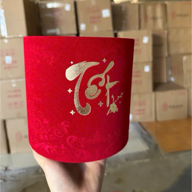 Cặp 2 Trụ Nhung Đỏ Cắm Hoa In Chữ Trang Trí Tết