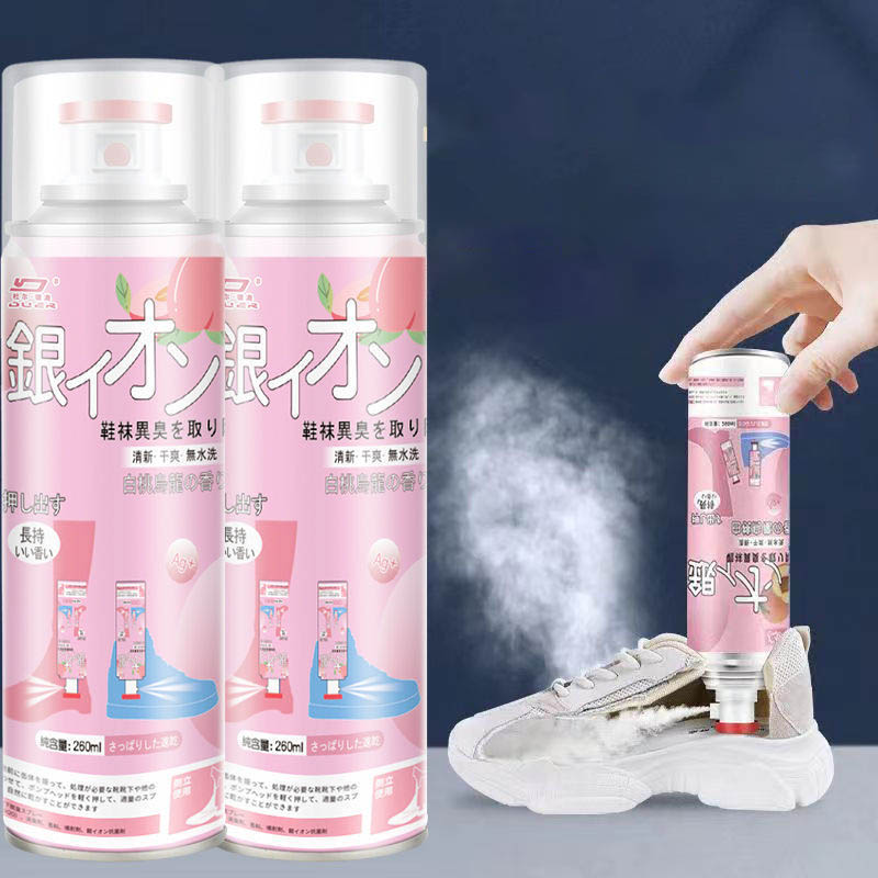 Thiết kế chai xịt màu hồng của phiên bản Hoa Anh Đào