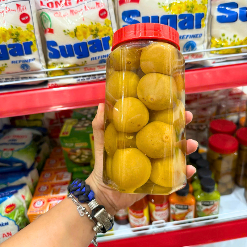 Dạng chanh nguyên trái ngâm sẵn tiện lấy ra pha dùng
