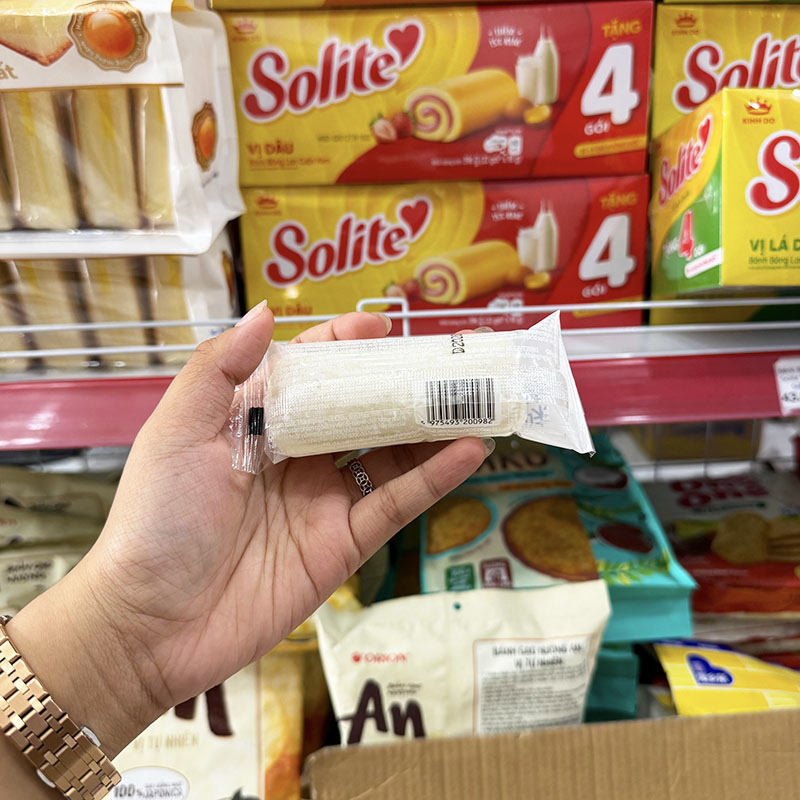Kích thước gói bánh nhỏ gọn, dễ mang theo