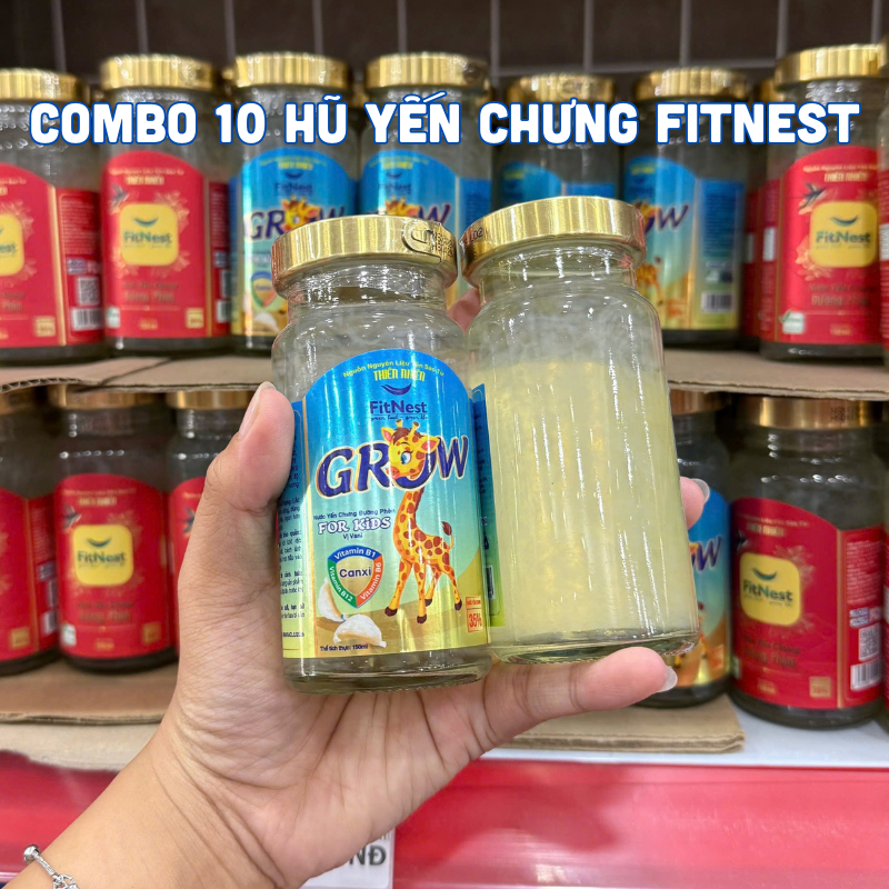 Cận cảnh nước yến màu vàng nhạt bên trong hũ