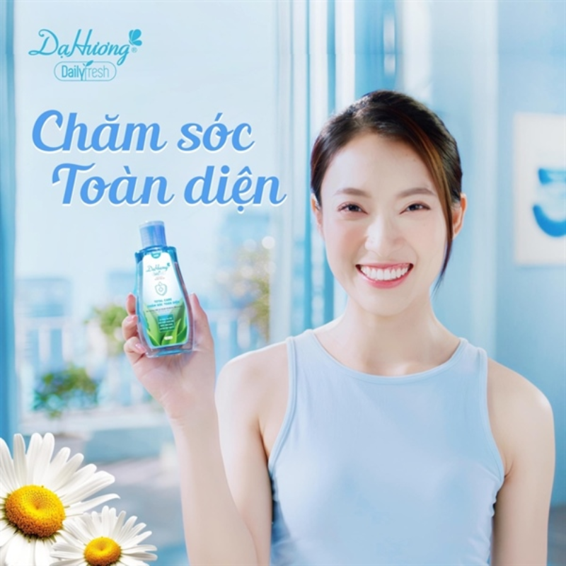 Combo 2 Chai Dung Dịch Vệ Sinh Dạ Hương Daily Fresh Total Care Màu Xanh 120ml/chai