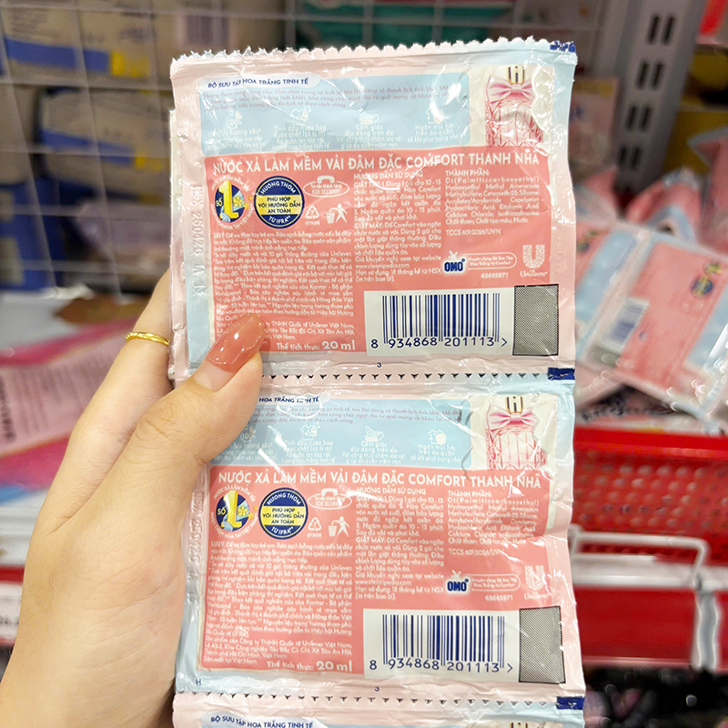 Combo 2 Dây 24 Gói Nước Xả Vải Comfort Pure Thanh Nhã 18ml/Gói Màu Hồng