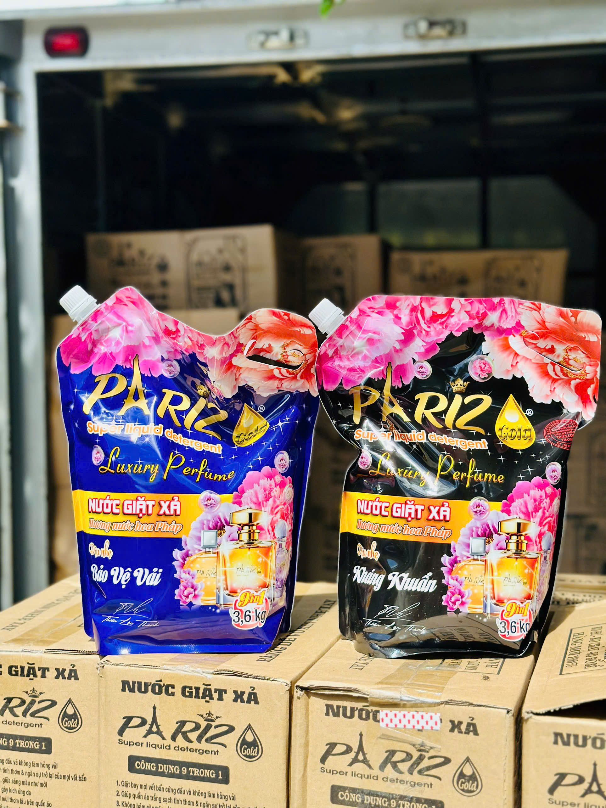 Hai túi Pariz 3,6kg chụp cận hơn để nhận diện bao bì