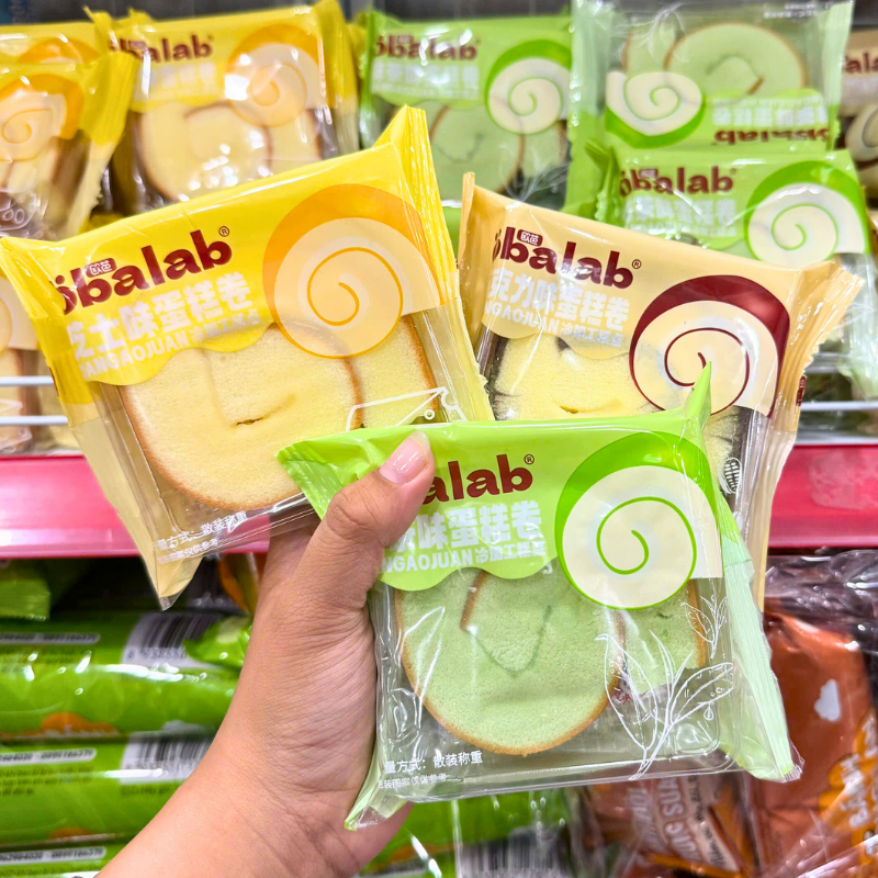 Combo 3 Cái Bánh Bông Lan Cuộn OBALAB Vị Socola/ Vị Trà Xanh/ Vị Phô Mai 60g phù hợp để tham khảo khi chọn OBALAB