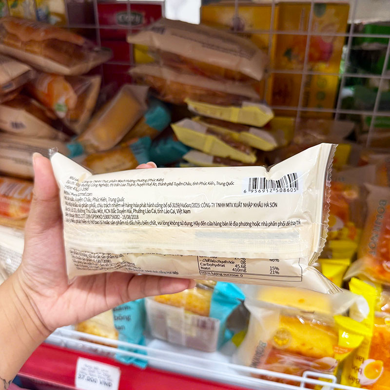 Mặt sau bao bì với mã vạch và thông tin sản phẩm