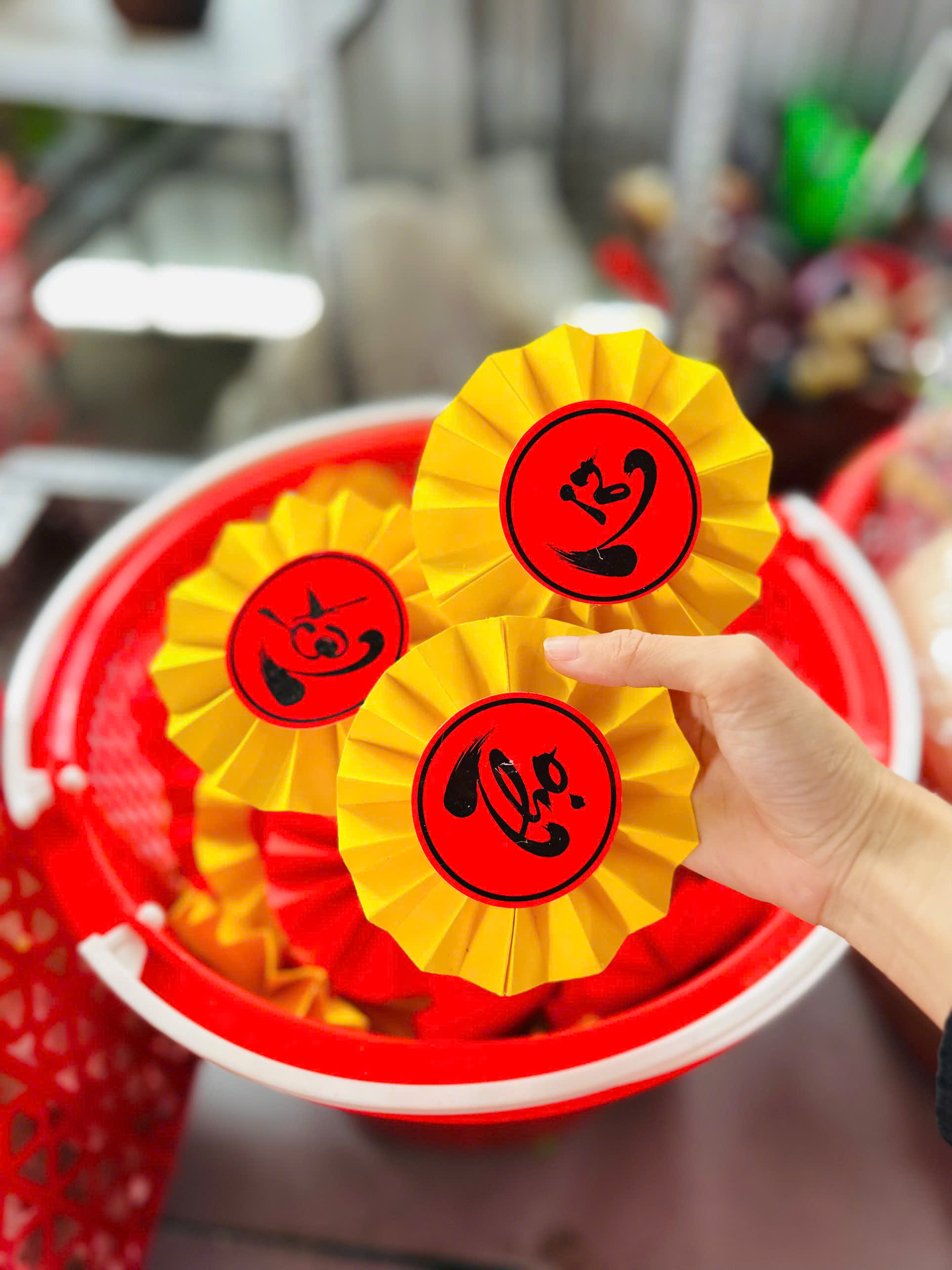 Combo 5 quạt xếp sẵn nhiều chữ trang trí Tết