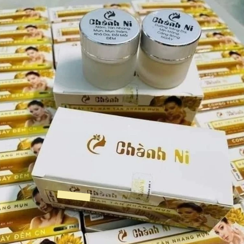 Hai hũ kem ngày và đêm cùng hộp sản phẩm
