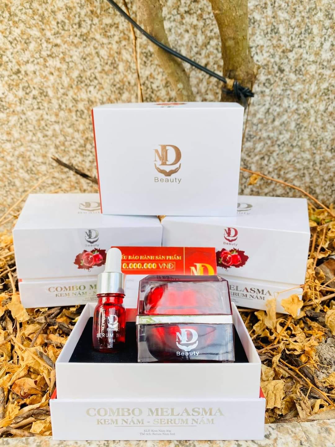 Trọn bộ kem nám và serum nám trong hộp combo