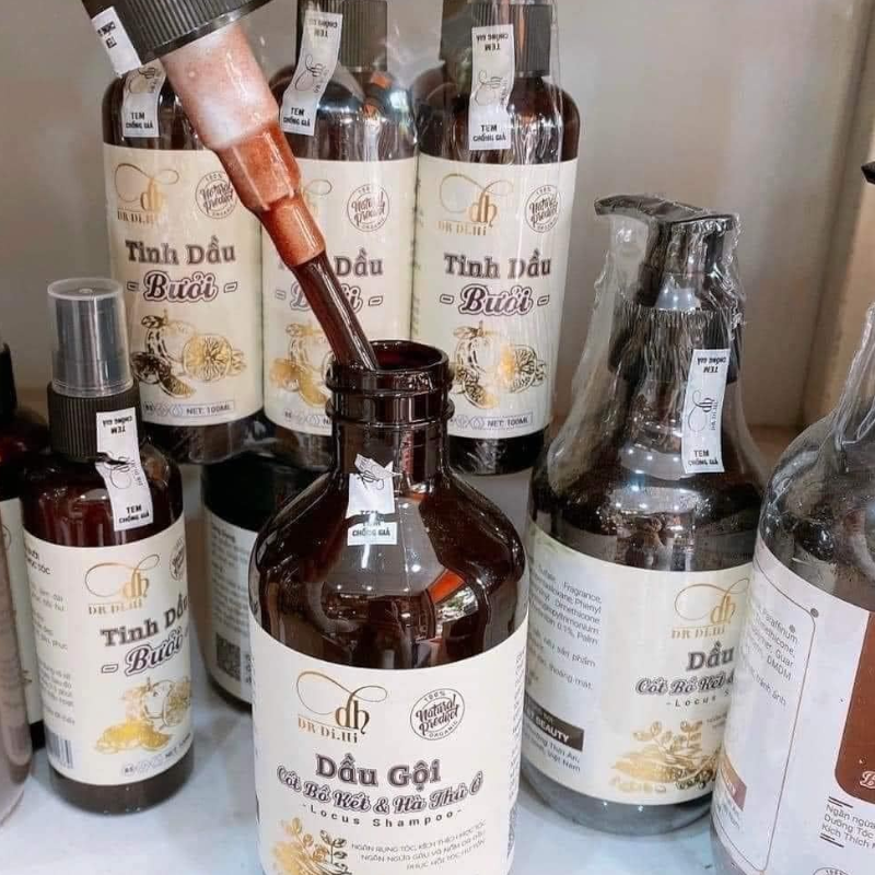 Dạng chai vòi bơm thuận tiện lấy lượng dùng mỗi lần gội