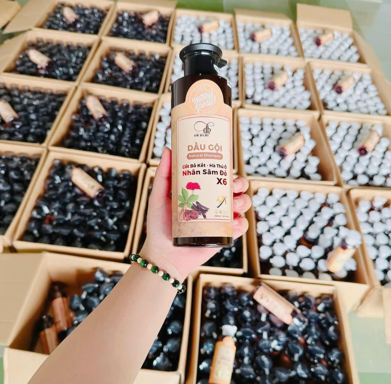 Thiết kế chai 500ml với vòi bơm tiện sử dụng