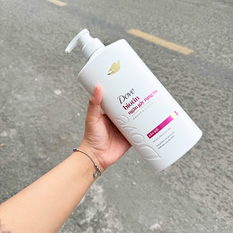 Thiết kế chai lớn cầm chắc tay, phù hợp dùng hằng ngày